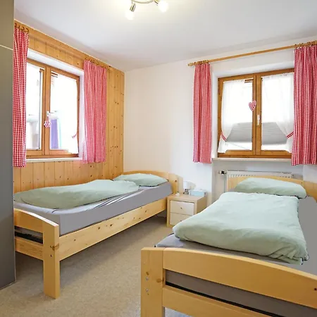 Breitenberg-vital Apartment